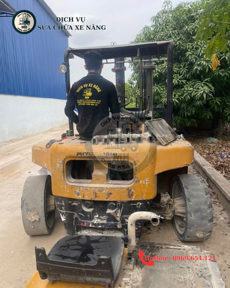 Dấu hiệu hộp số xe nâng bị lỗi cần đại tu ngay