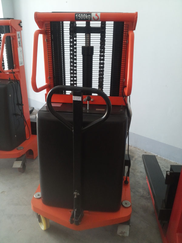 Xe nâng điện bán tự động 1-1.5 tấn CTD Xe nâng điện bán tự động 1-1.5 tấn CTD
